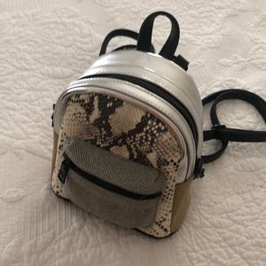 mini back pack